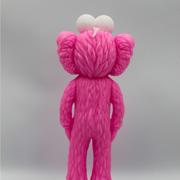 Handsome/handpoured KAWS Candles - Picture 9 of 9